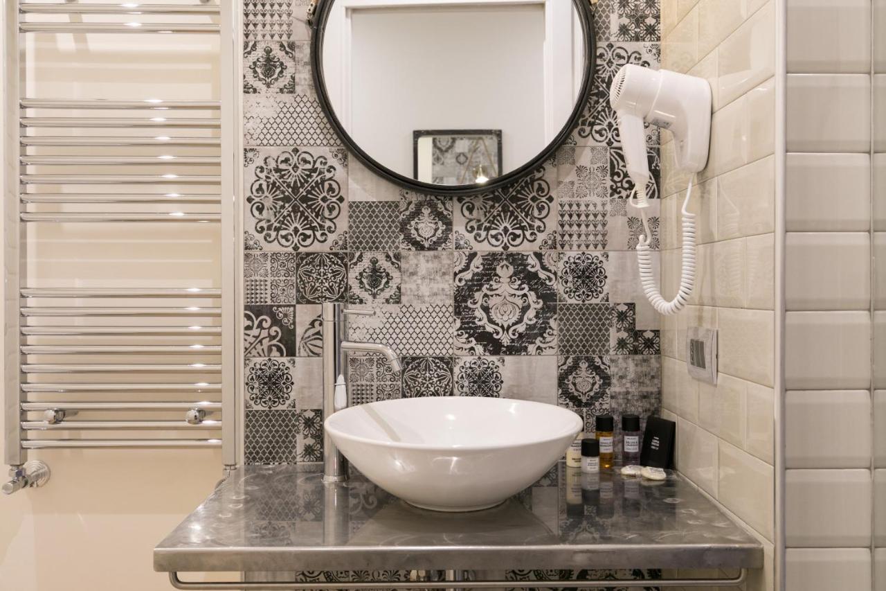 Trevi Contemporary Suite Рим Екстериор снимка